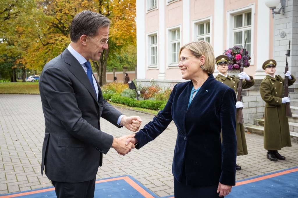 President Ülle Madise kohtus Kadriorus NATO peasekretäri Mark Ruttega