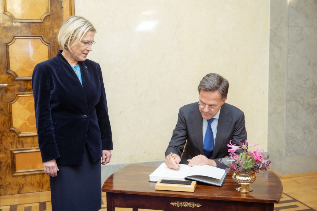 President Ülle Madise kohtus Kadriorus NATO peasekretäri Mark Ruttega