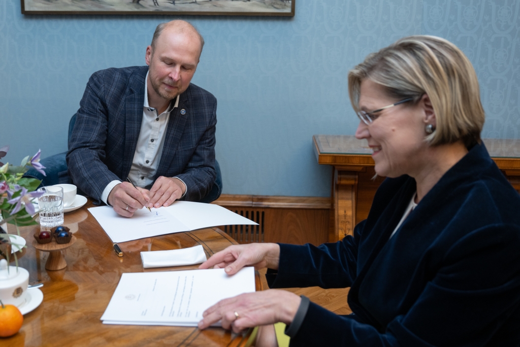President Ülle Madise esitas Riigikogule ettepaneku nimetada õiguskantsleriks Oliver Kask. 