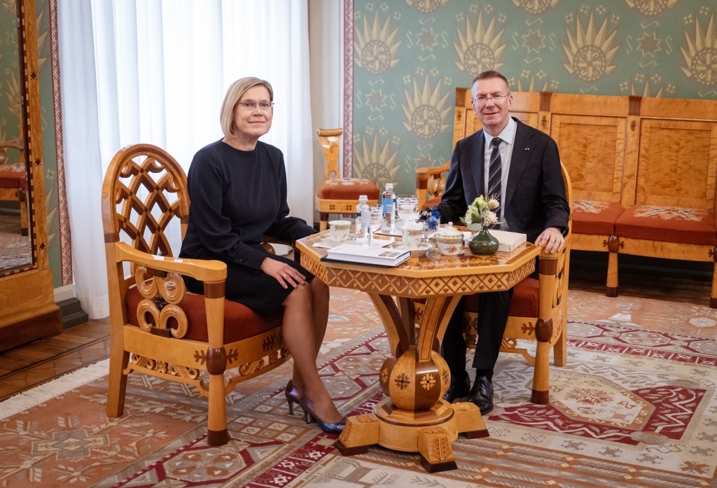 Vabariigi President Ülle Madise kohtus oma ametiaja esimesel välisvisiidil Läti presidendi Edgars Rinkēvičsiga. 