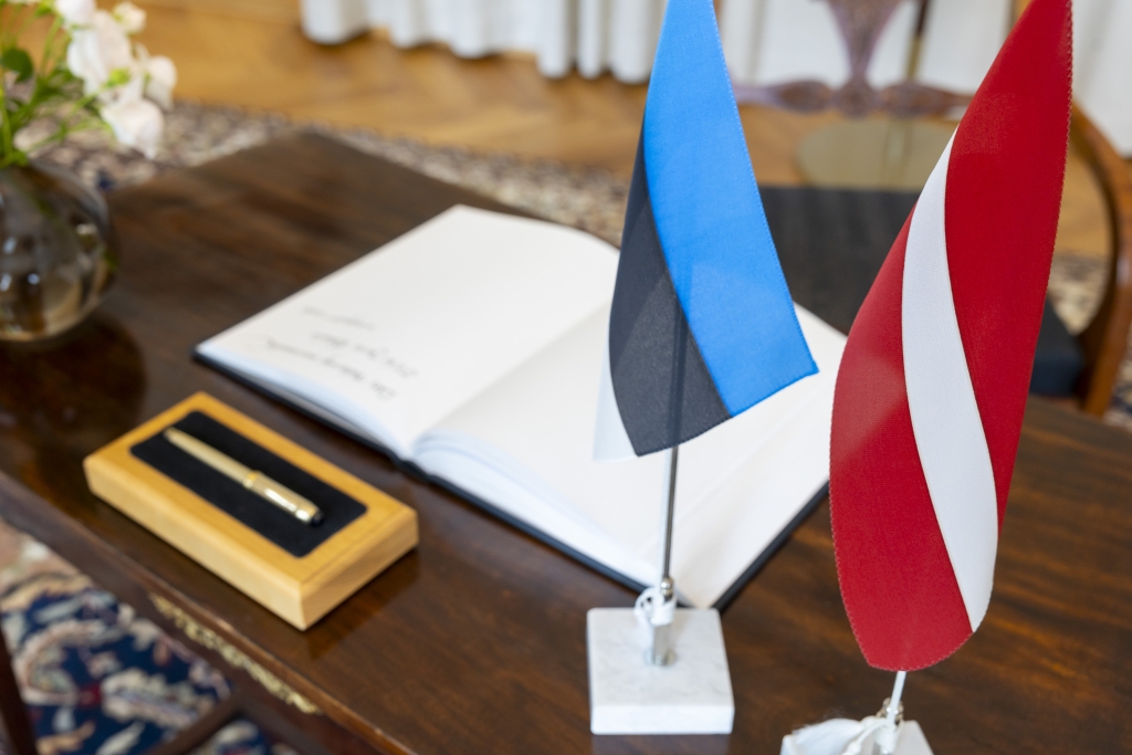 Eesti ja Läti lipud