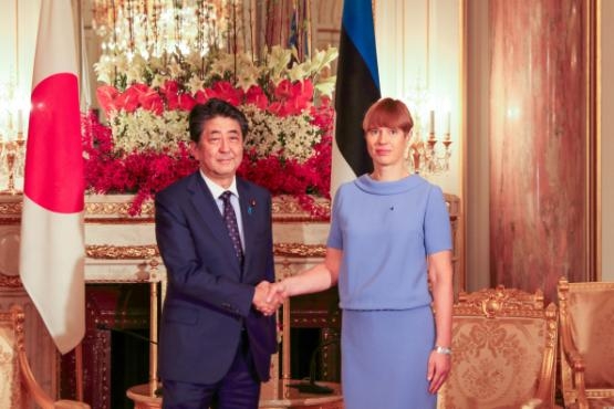 Abe_Kaljulaid_Rait_Piir.jpg?itok=5219w00d