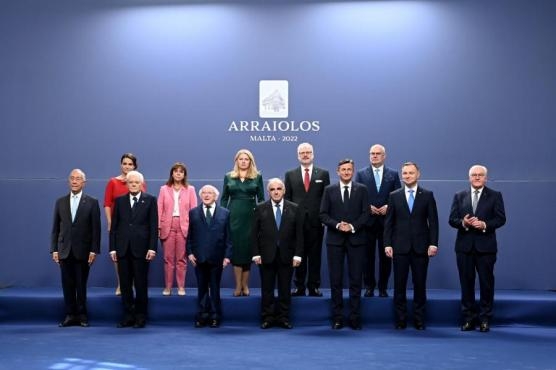 Arraiolos%20grupp.jpeg?itok=xZwKDsLO
