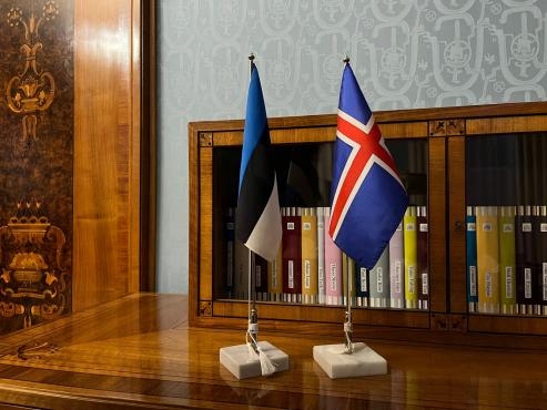 Islandi%20lipp.jpg?itok=1e5cgpO0