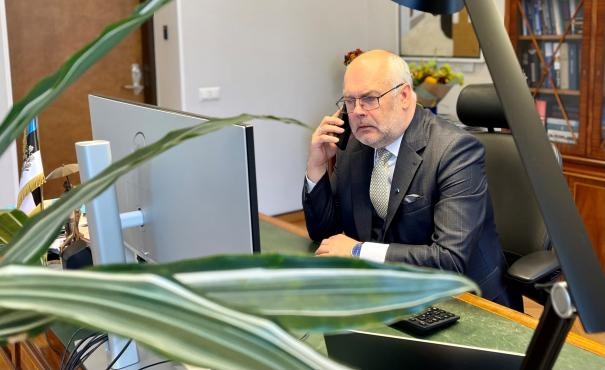 Telefonik%C3%B5ne%20Ungarisse.jpg?itok=DQCLh8ce